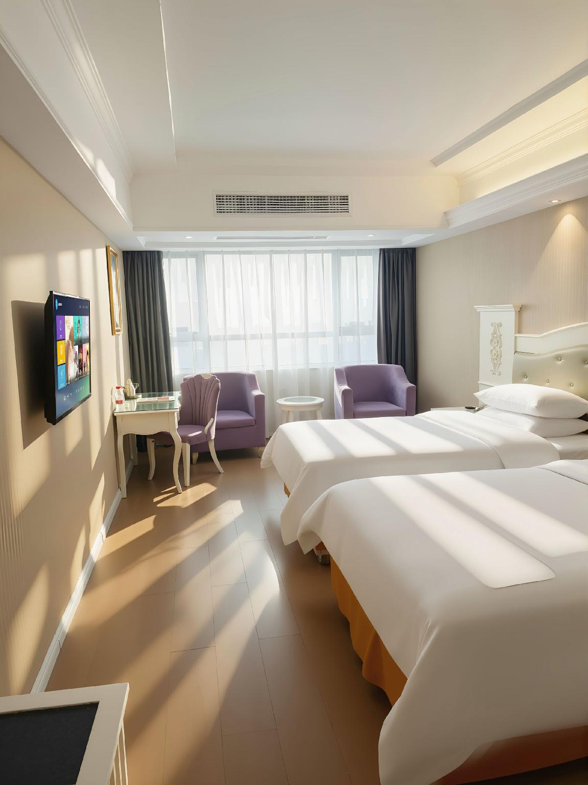 Vienna Hotel (Guilin Railway Station Liangjiang Sihu) 21/45