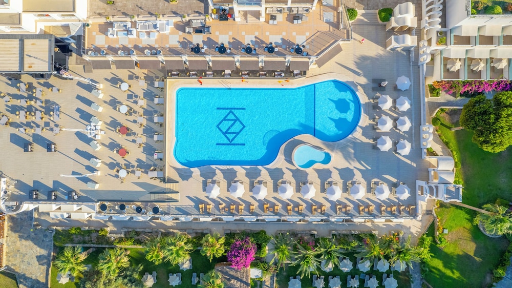Azka Hotel 2/78