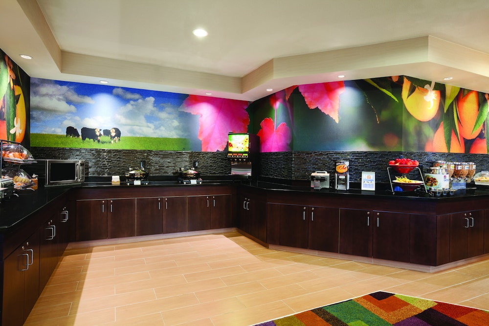 Fairfield Inn Suites Lansing West 7/23