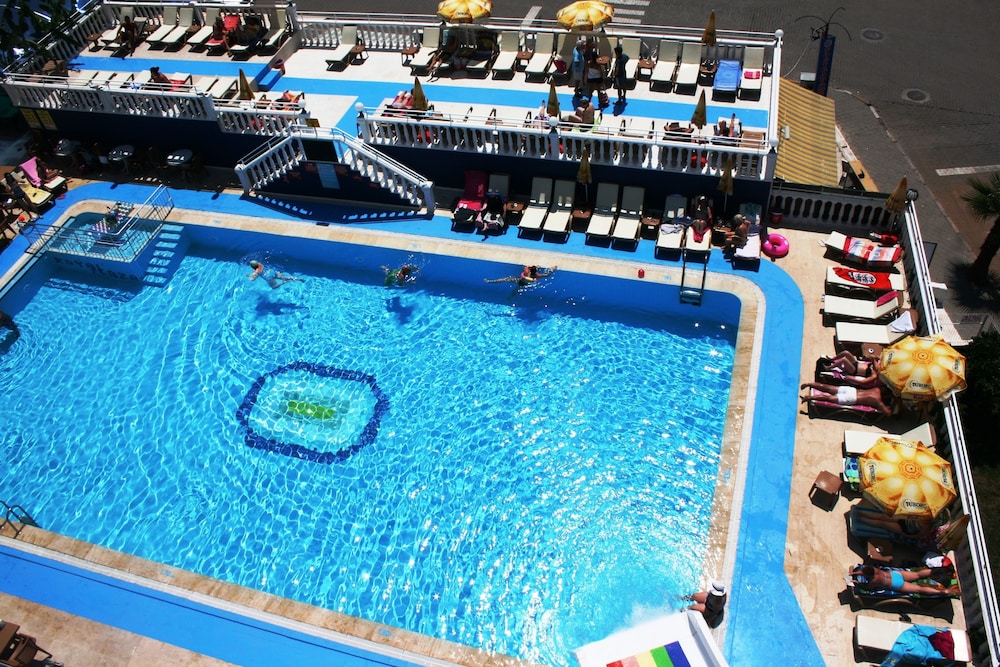 Mustis Royal Plaza Hotel 23/35