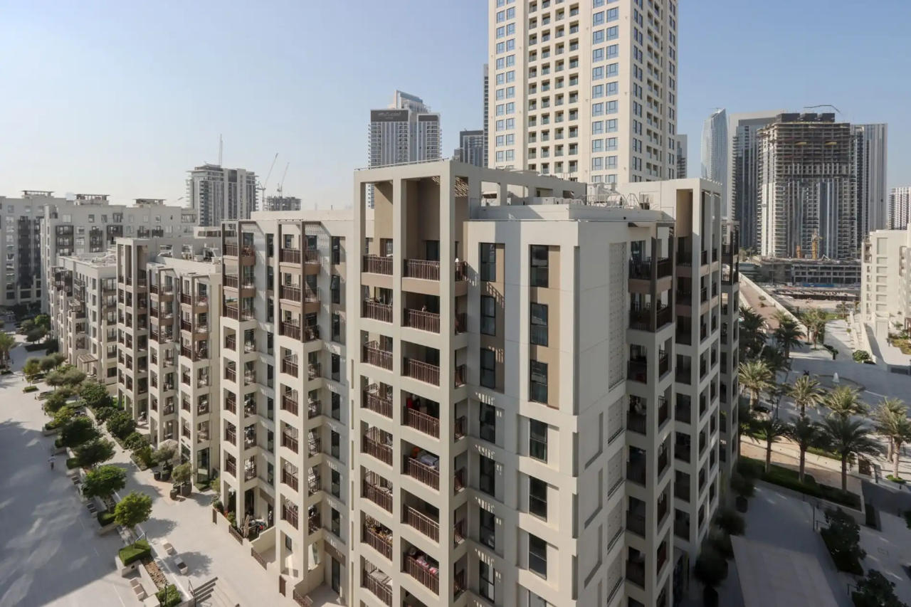 Cozy 2BR Walk to Creek Marina & Beach in DUBAI