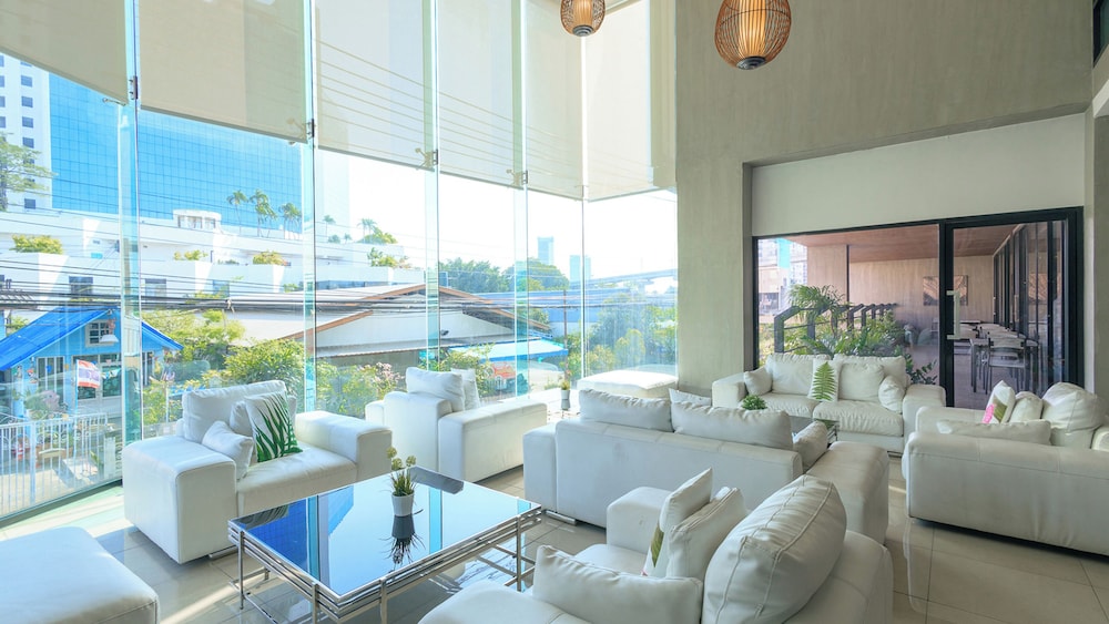 B2 Bangna Premier Hotel 36/43