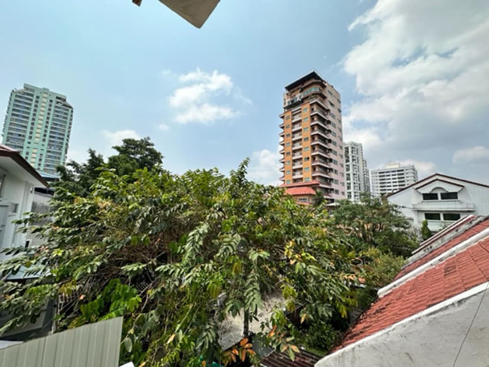 Sawasdee Hotel At Sukhumvit Soi 8 43/48