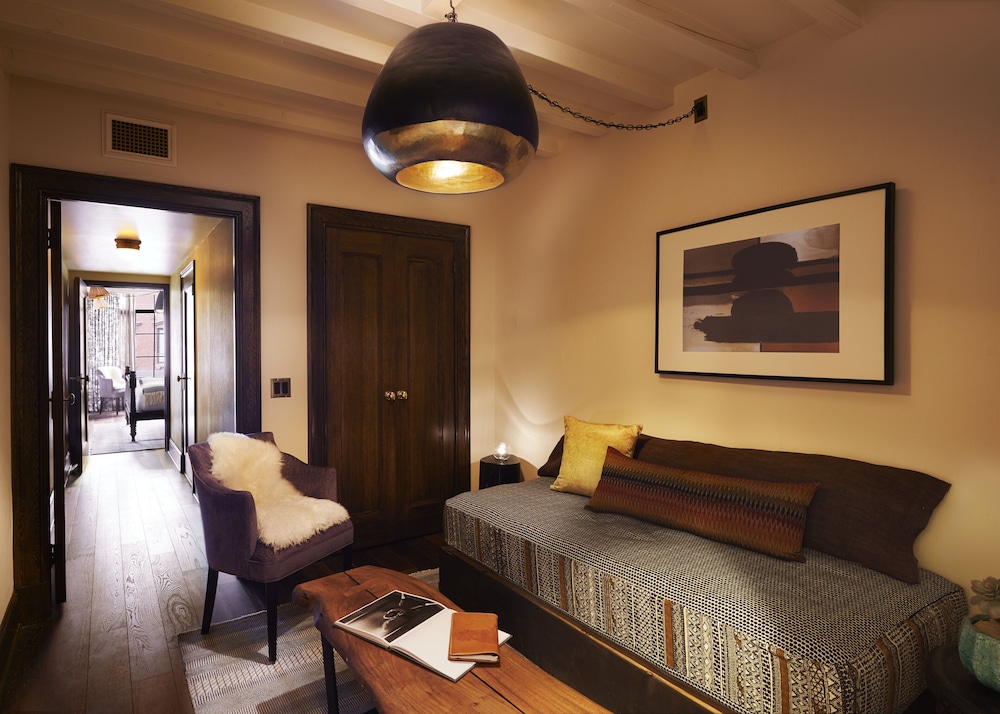The Ludlow Hotel 41/56