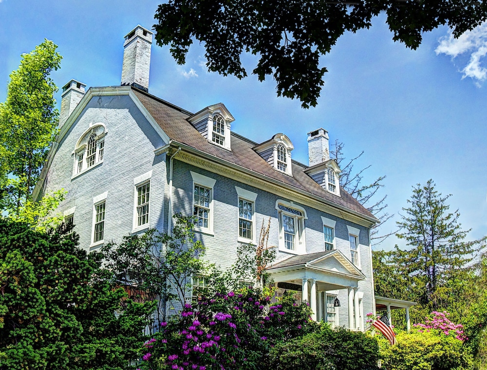 Simsbury 1820 House 2/55