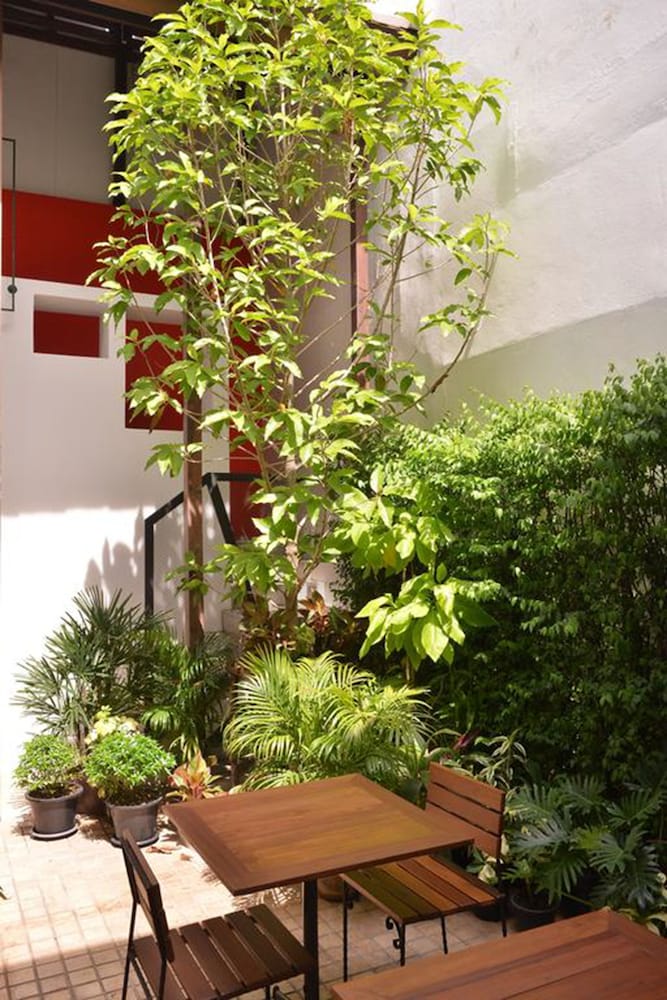 Neighbor Phuthon Boutique Hostel 8/36