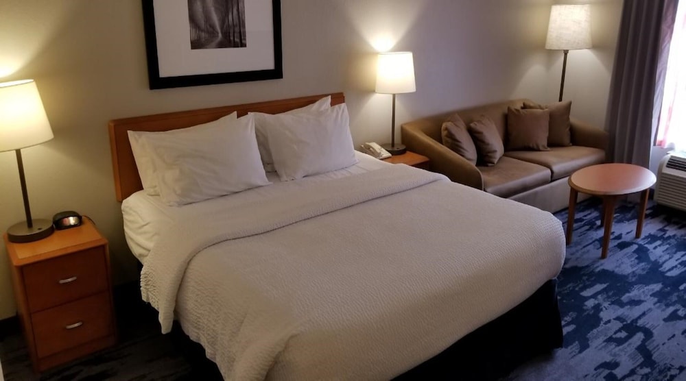 Fairfield Inn Suites By Marriott Mt Vernon Rend Lake 10/39