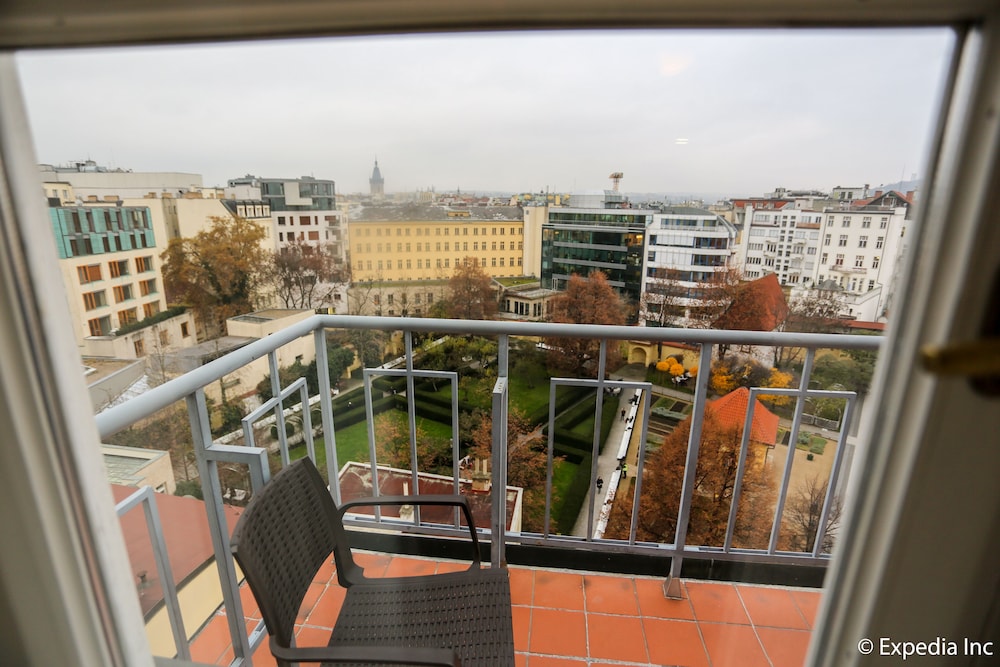 EA Hotel Julis 4/49