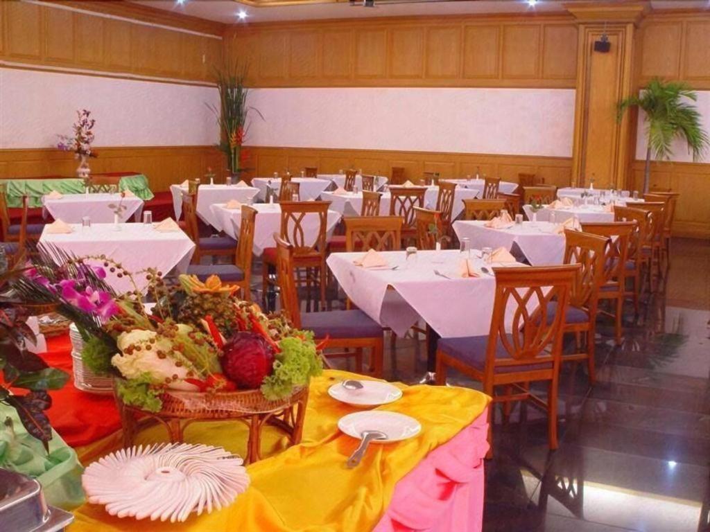 Pathumthani Place Hotel 28/34
