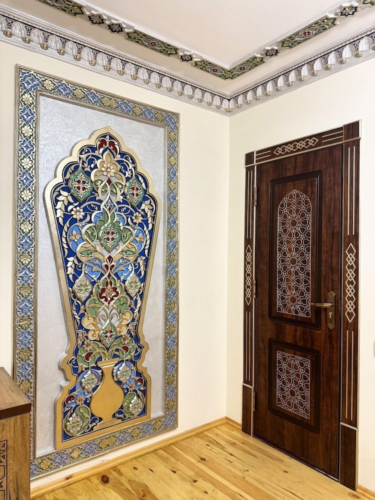 Bobosh Hotel 7/50