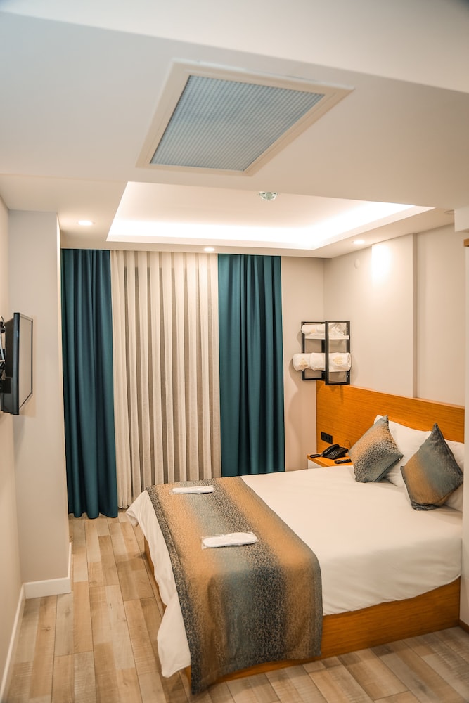 White Golden Suite Hotel 8/40