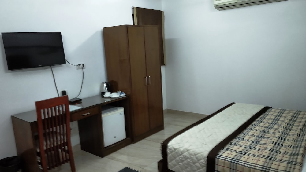 Sohi Residency 20/65