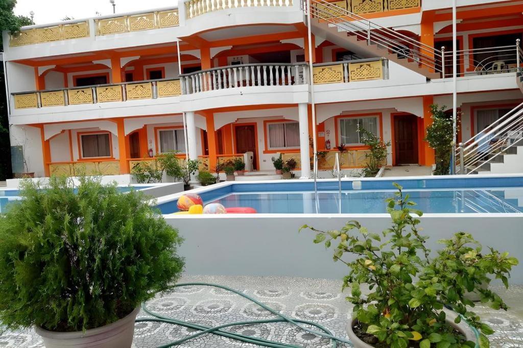 Palm Grove Saud Holiday Complex Hotel 8/43