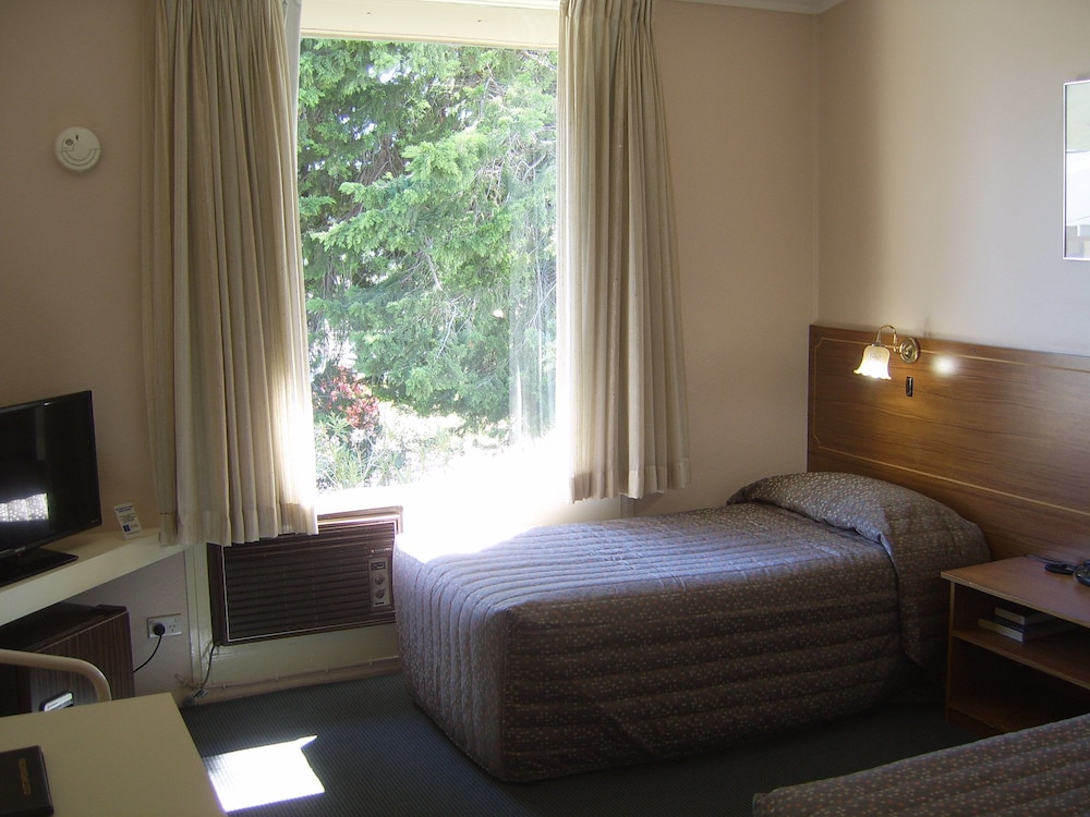 Garden Motor Inn 19/71