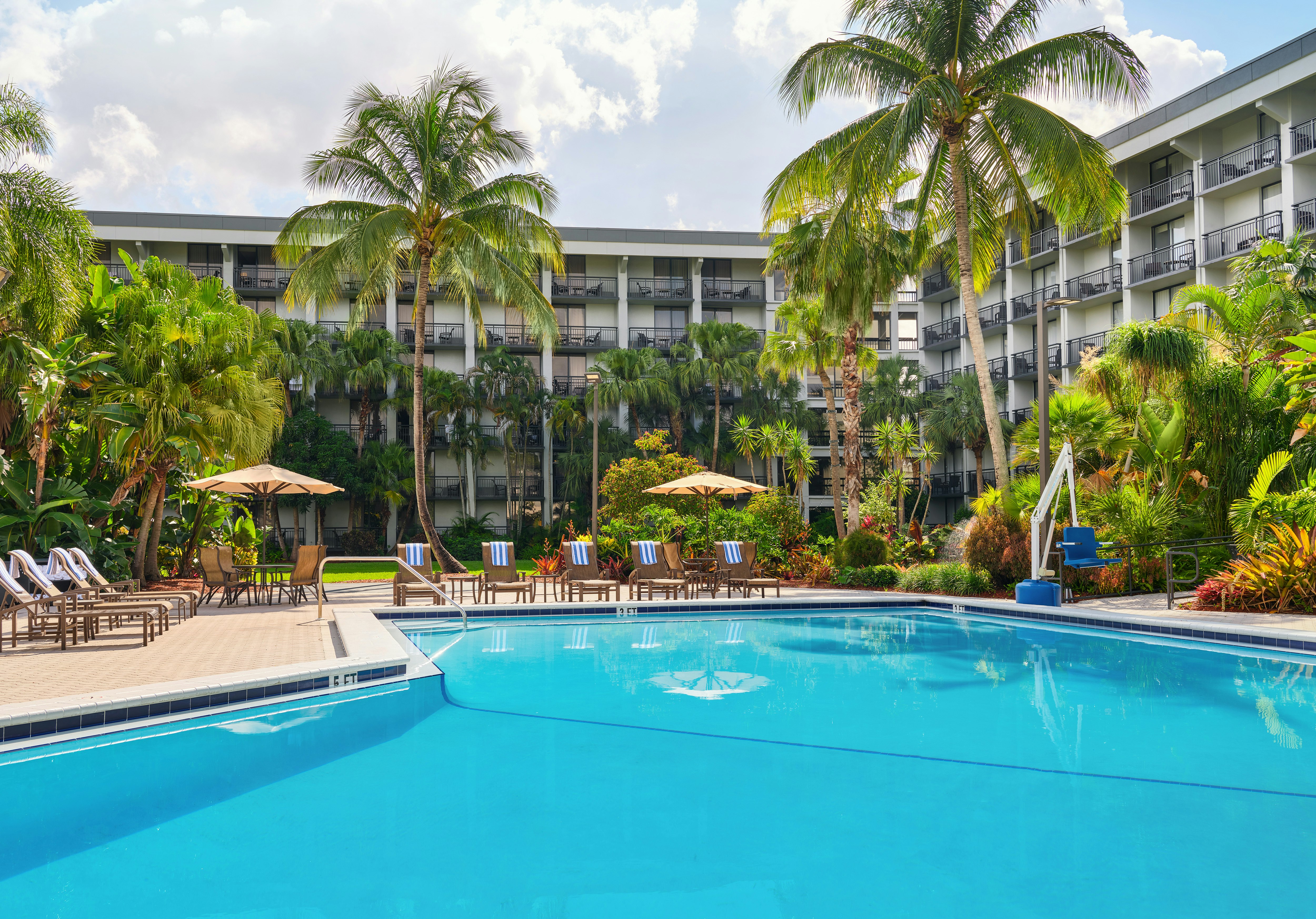 Doubletree By Hilton Hotel And Executive Meeting Center Palm Beach Gardens 56/56