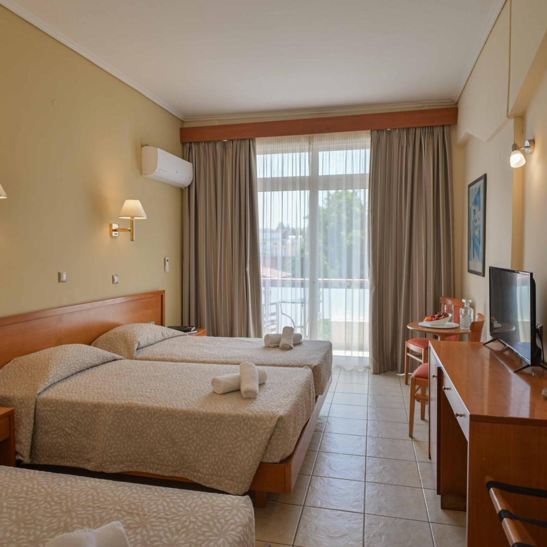 Room, Triple