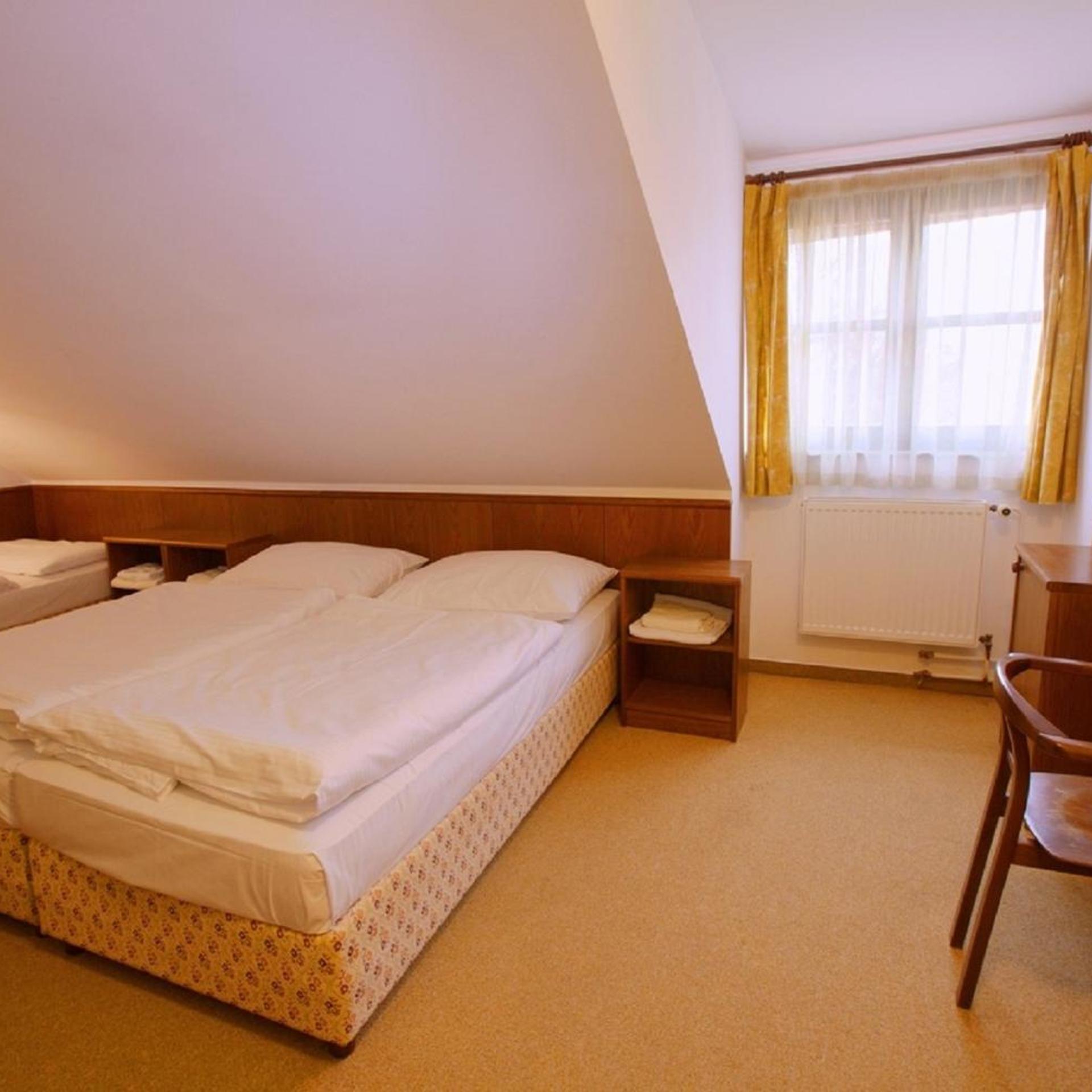 Floret Hotel 7/50