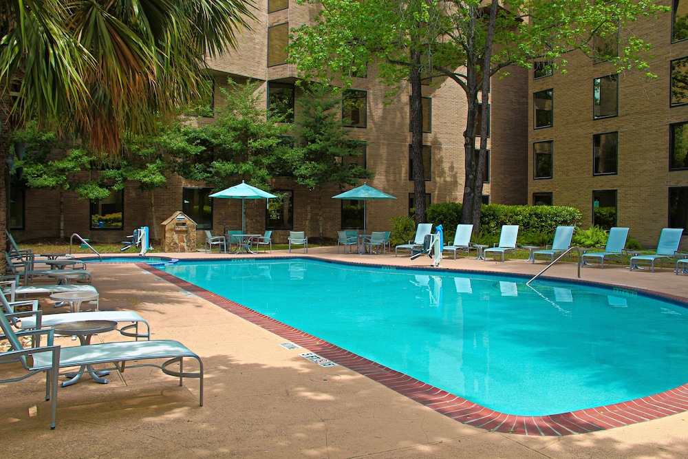 DoubleTree by Hilton Houston Intercontinental Airport photo2