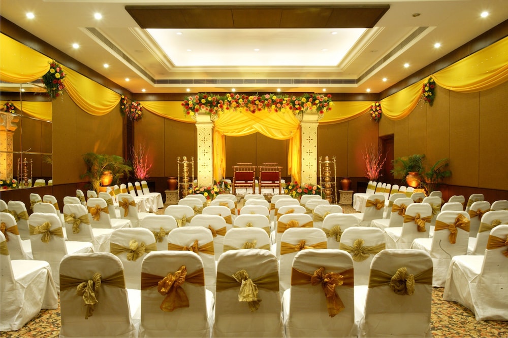 Hotel Express Residency Vadodara 38/46