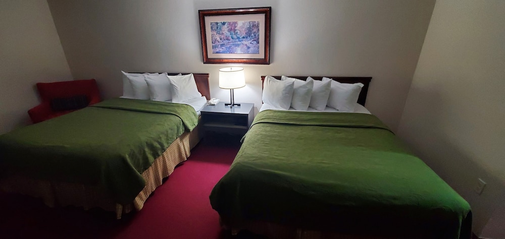 Pictured Rocks Inn & Suites 16/70