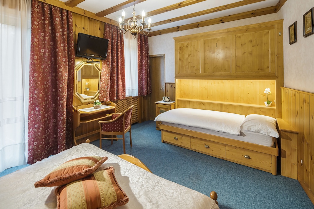 Hotel Columbia 19/68
