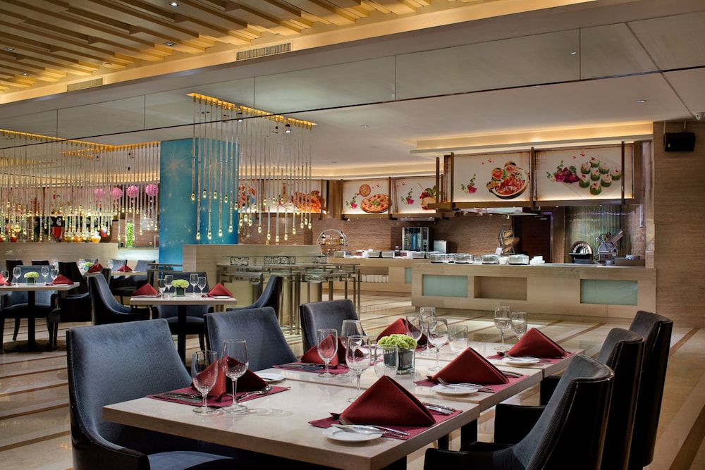 Embassador International Hotel Formerly Qujiang International Hotel 33/39