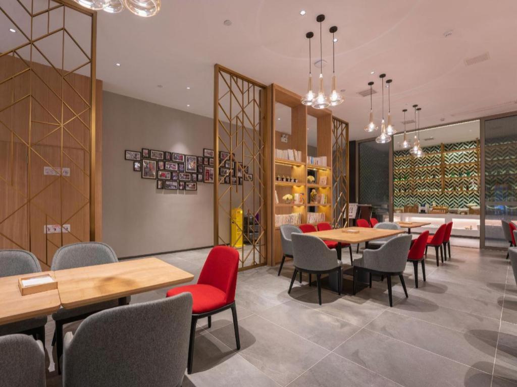 Borrman Hotel (Jining Rencheng District Government Zhongde Plaza) 40/42