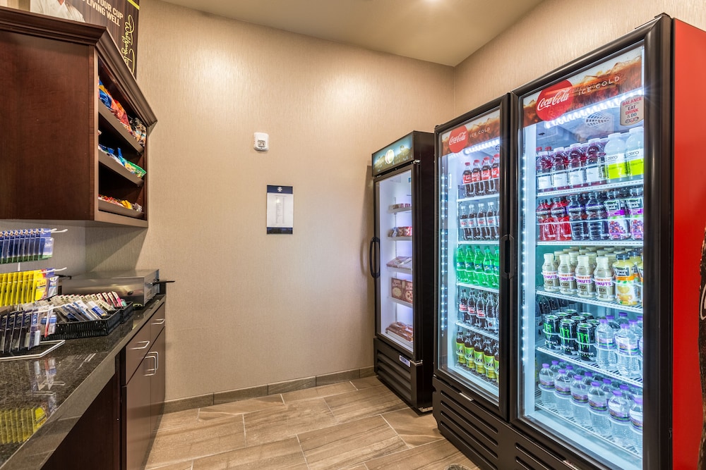 Cobblestone Hotel & Suites – Stevens Point 32/55