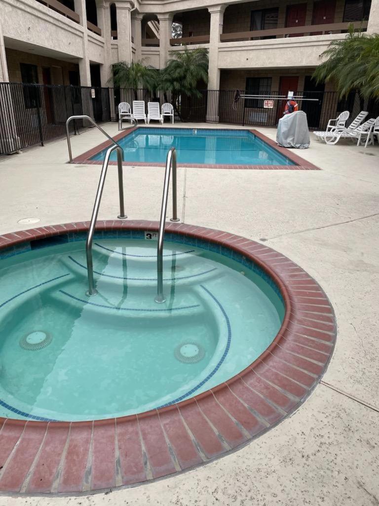 Premier Inns Thousand Oaks 21/32