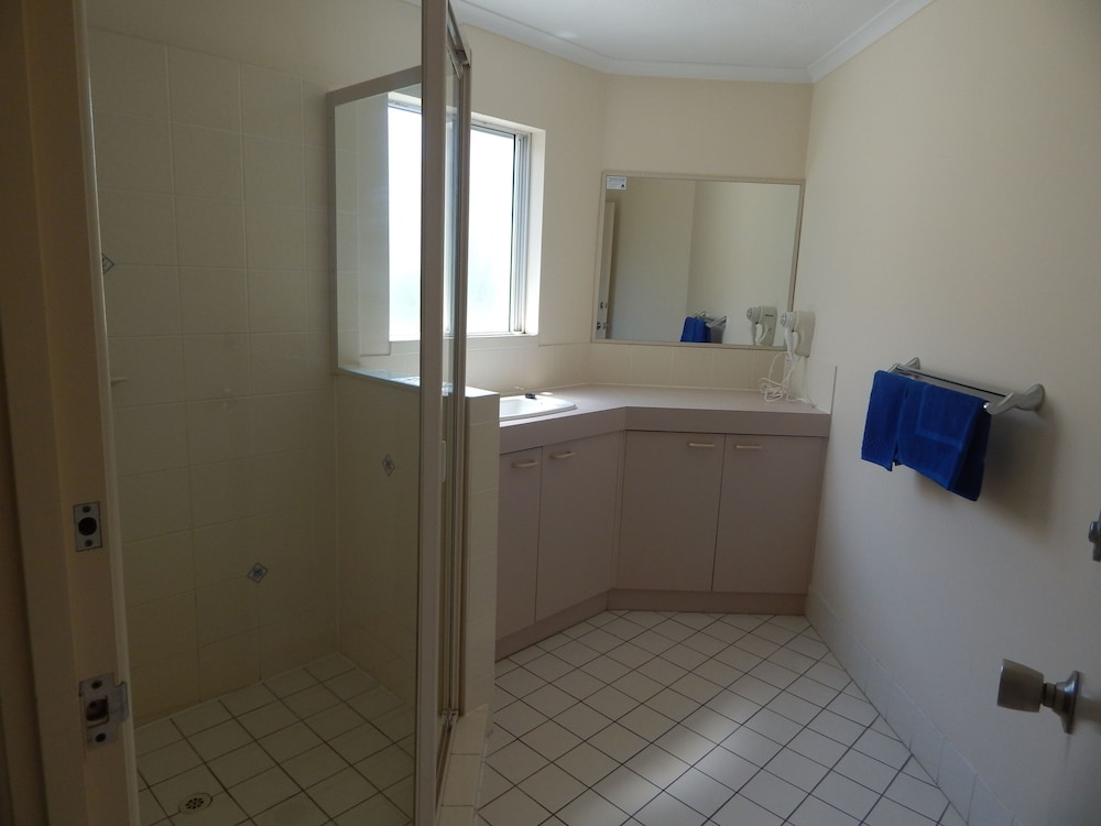 Tranquil Shores Holiday Apartments 70/71
