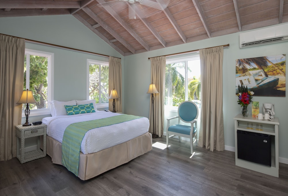 Pineapple Beach Club - Adults Only 15/40