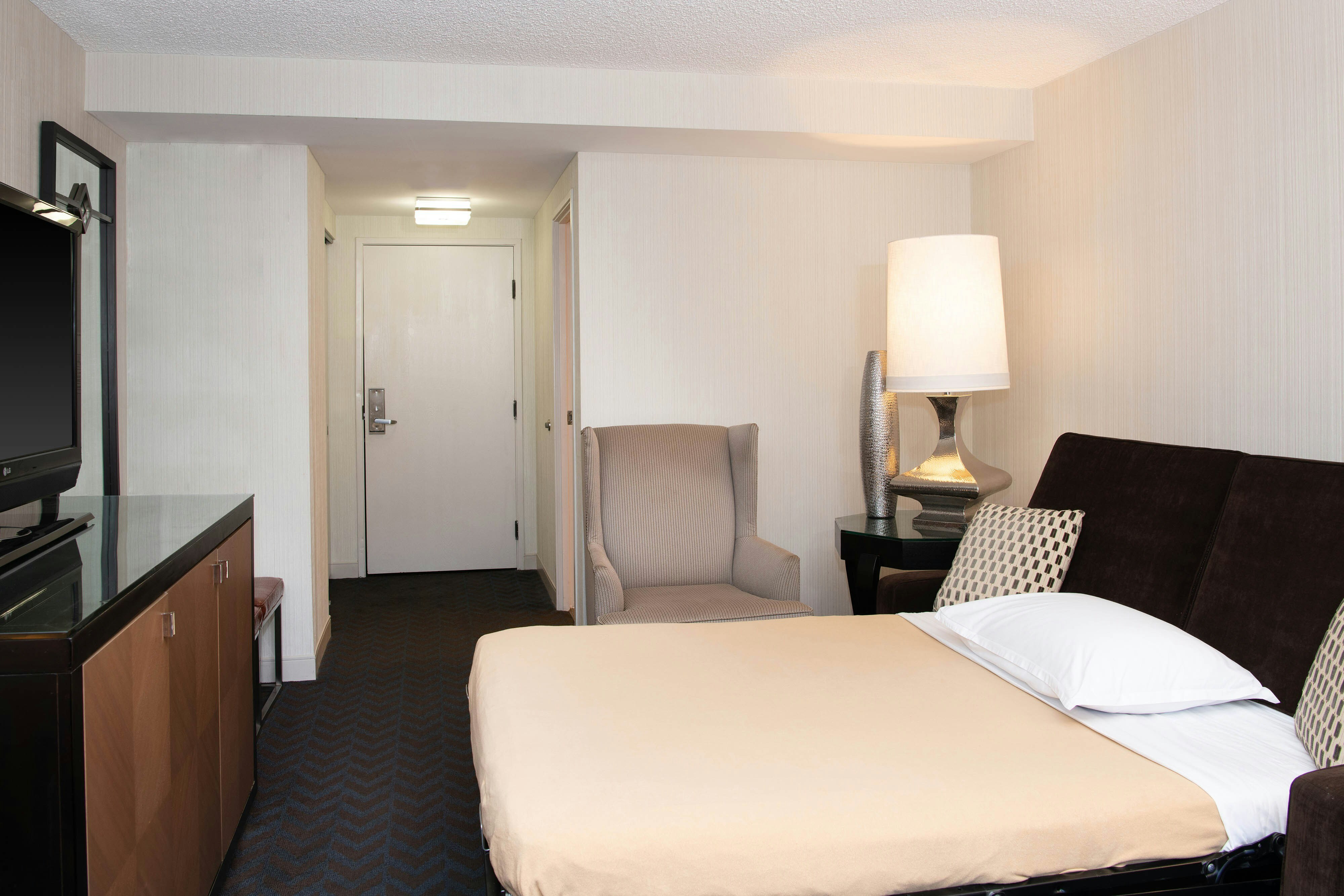 جناح جونيور، Sheraton Mission Valley San Diego 4/4