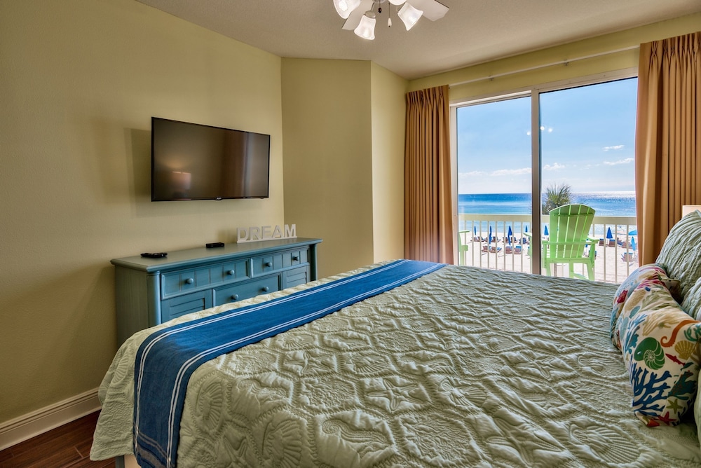 Celadon: Unit 102 by Forehand Rentals 7/37