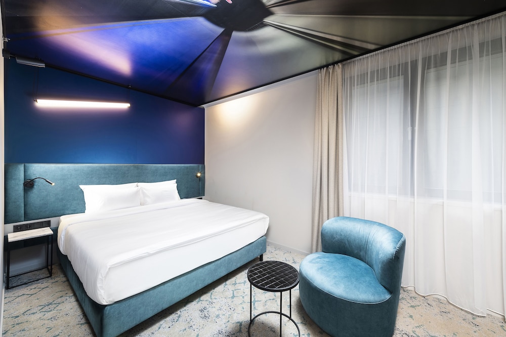 COMFORT, DOUBLE BED