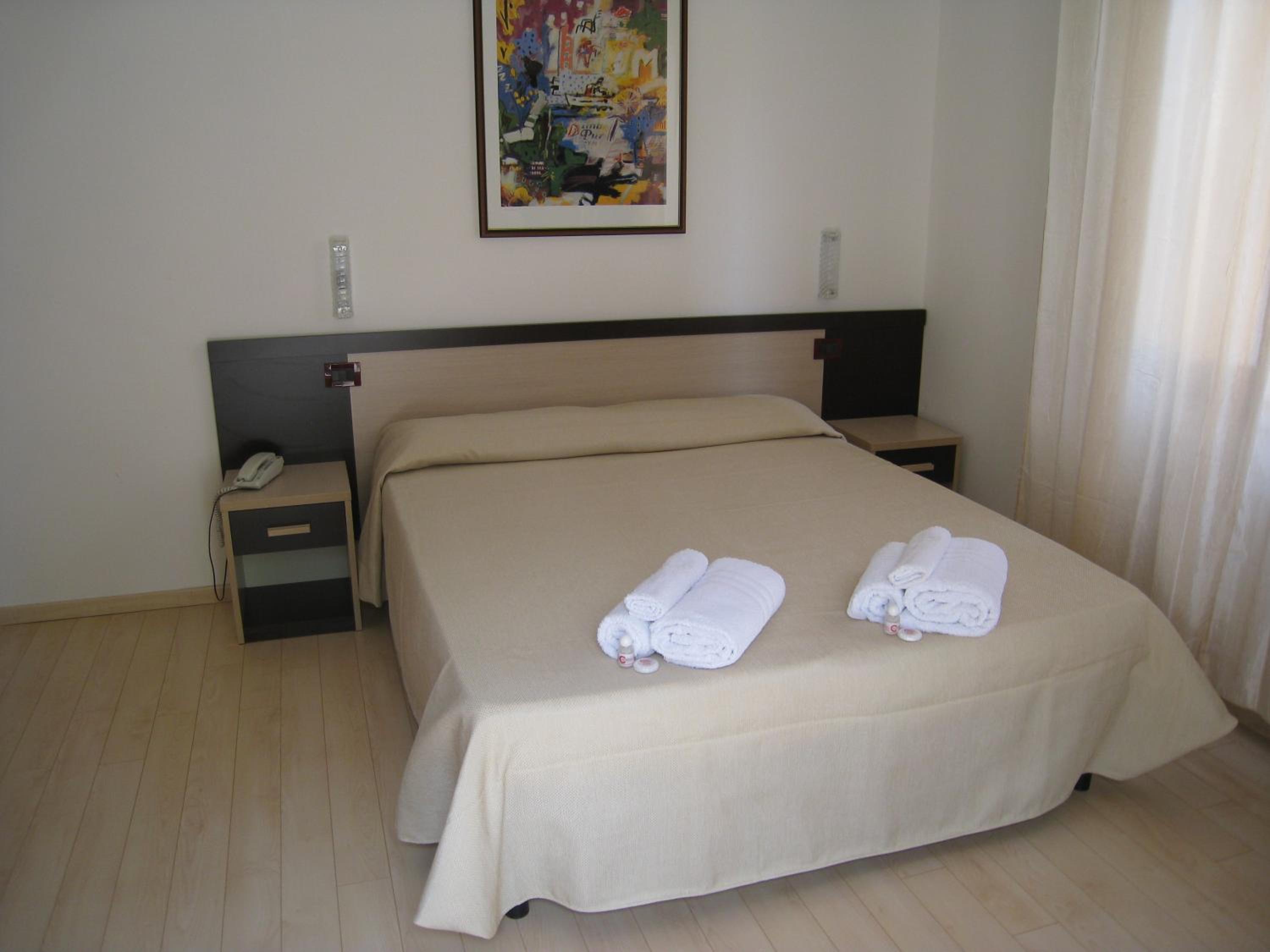 Room, Double Bed