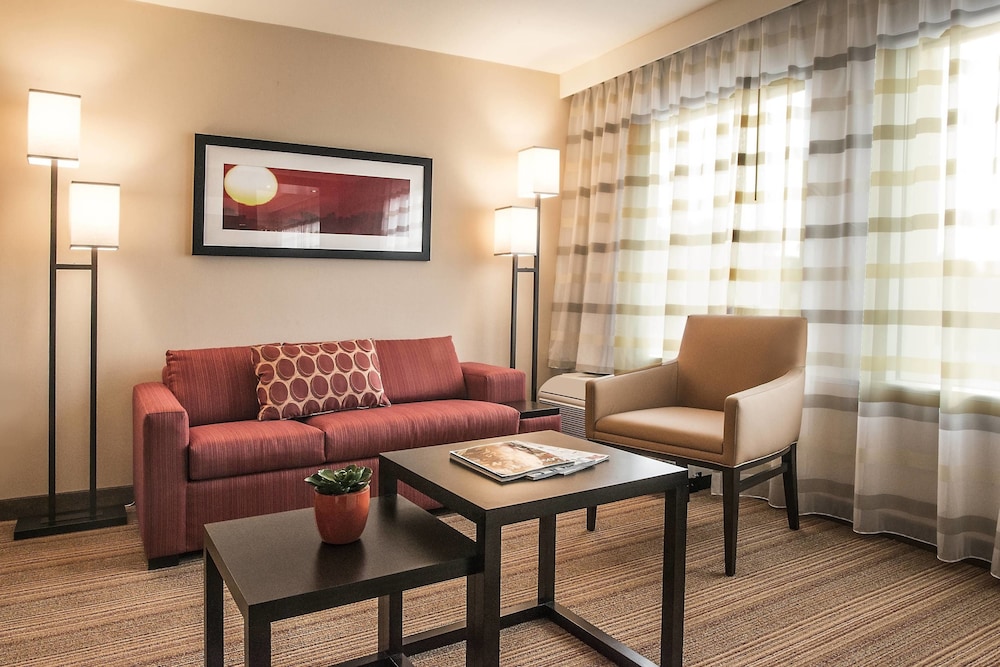 Courtyard Los Angeles Woodland Hills 26/50