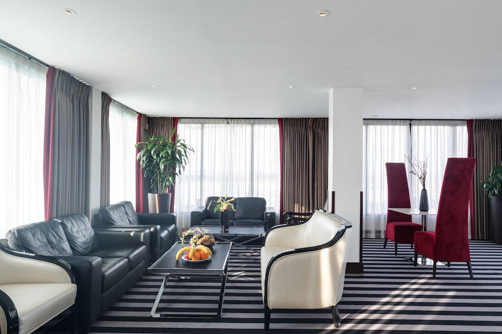 Park Grand London Heathrow 34/58