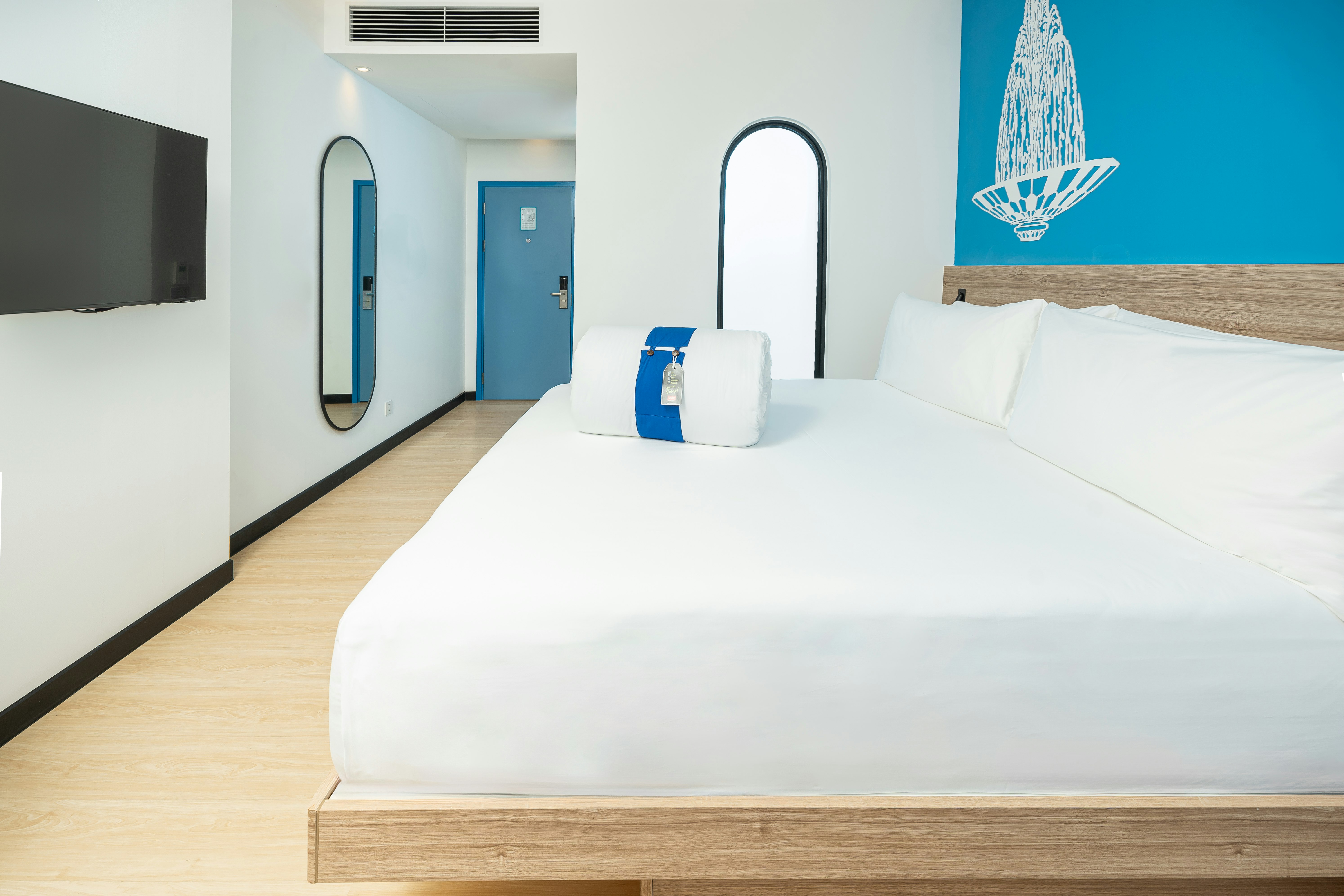 COZY, KING BED