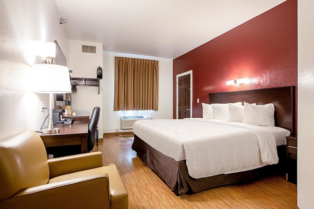 Seasons Inn Traverse City 18/45