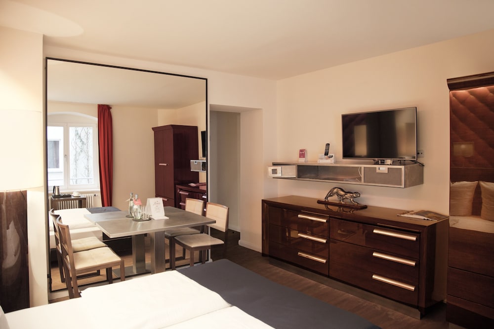 Hotel Adele 52/69