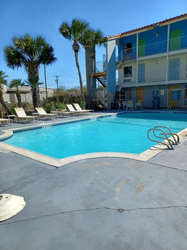 La Quinta Inn by Wyndham Corpus Christi South 5/33