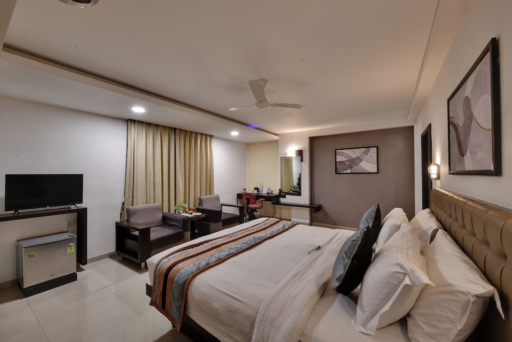 Click Hotel Yuvraj 15/46