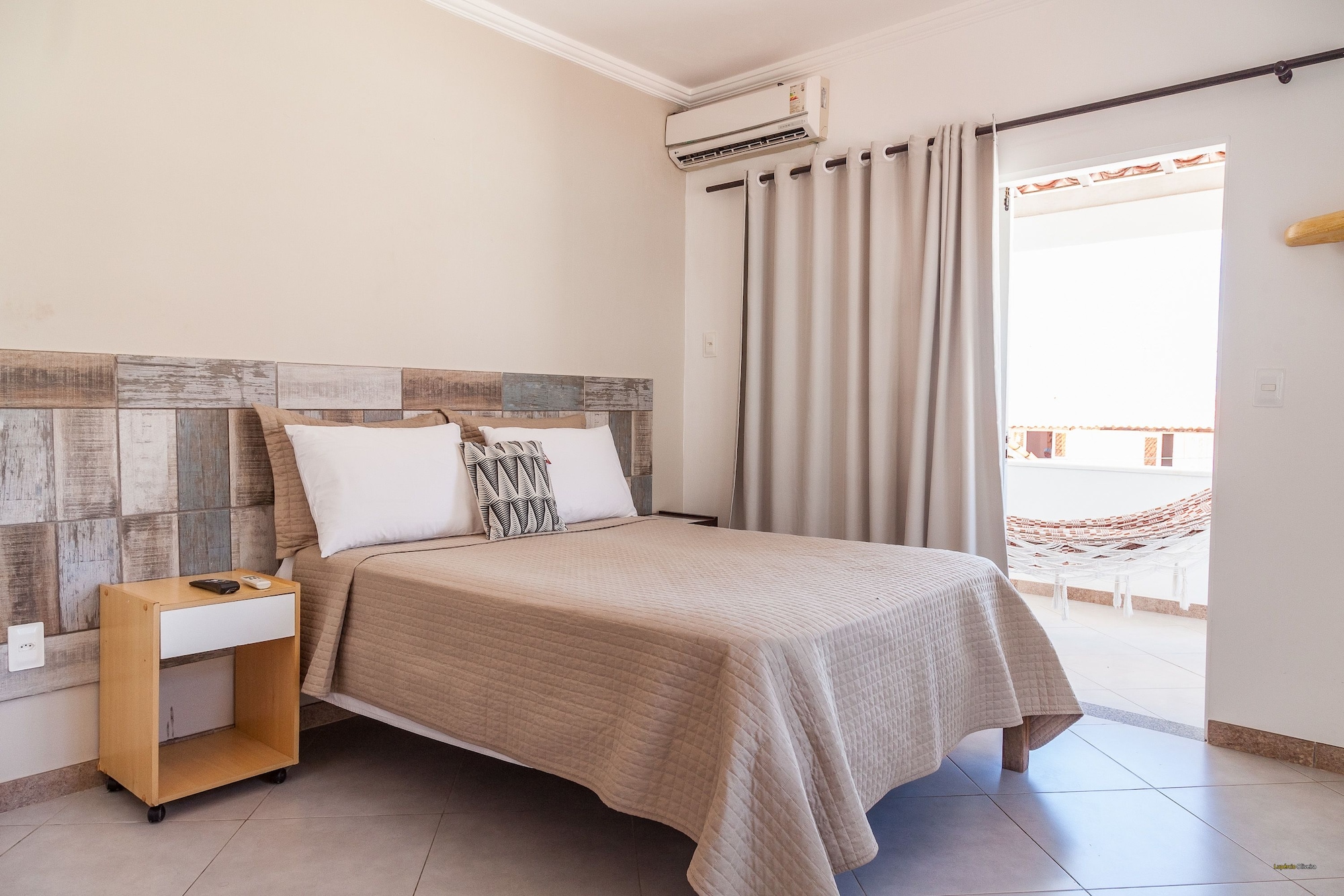 ROOM, PARTIAL VIEW