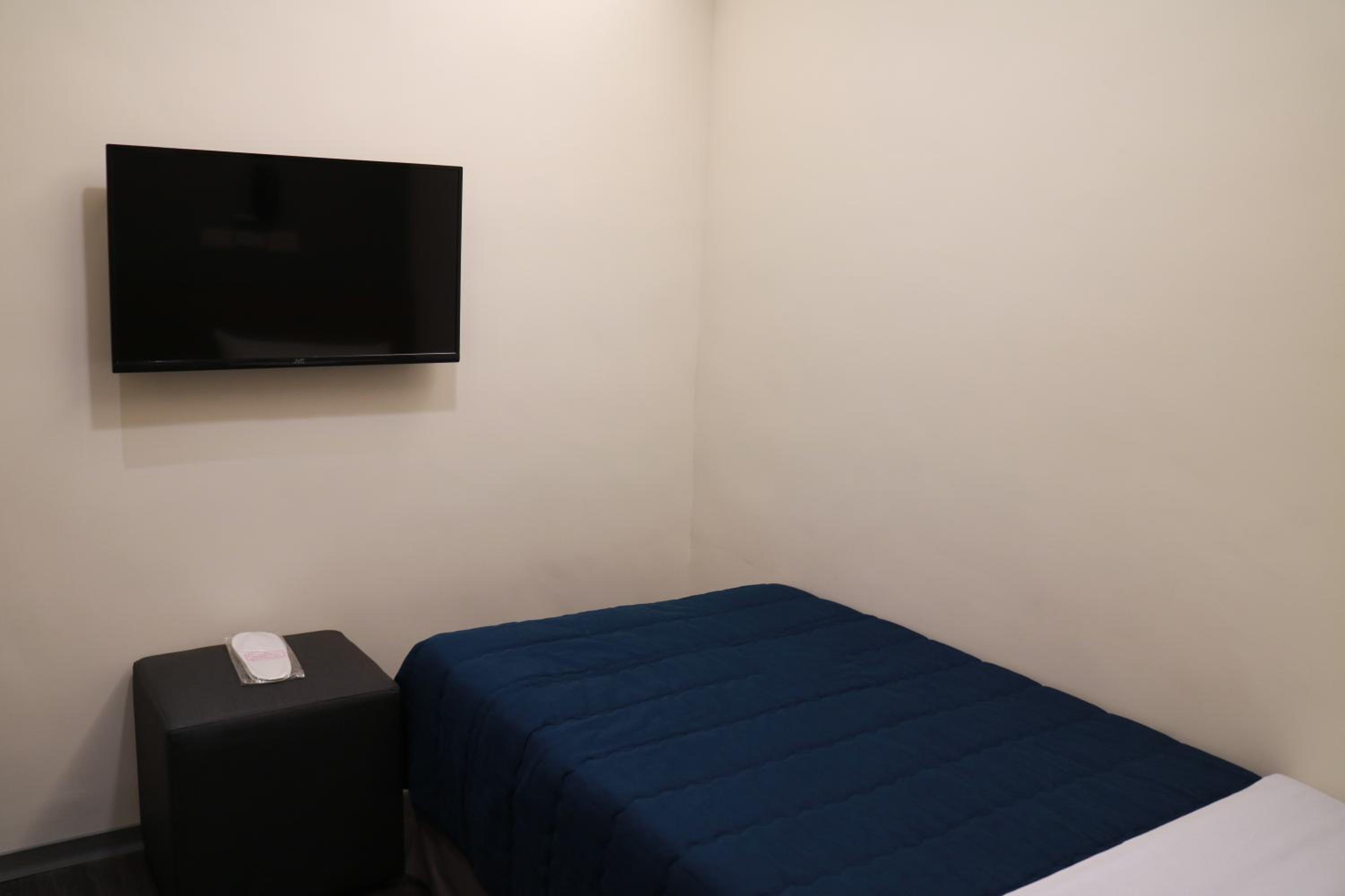 Room, Single, No Parking