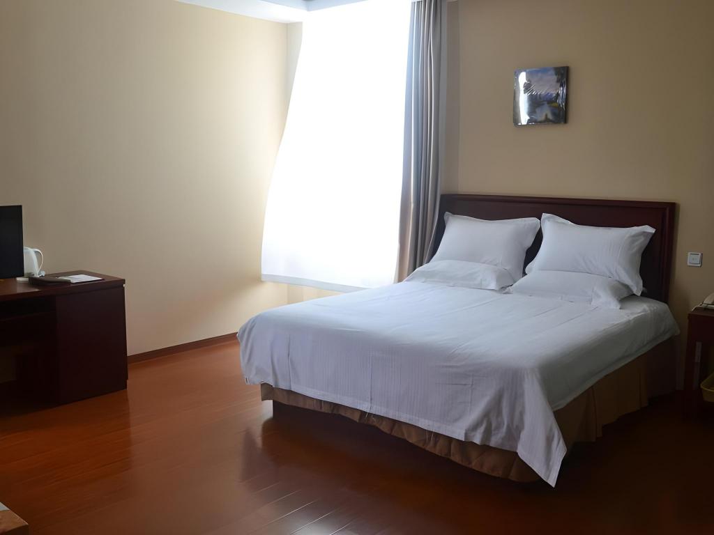 GreenTree Inn Qingdao Jiaozhou Sanlihe Park Express Hotel 9/40