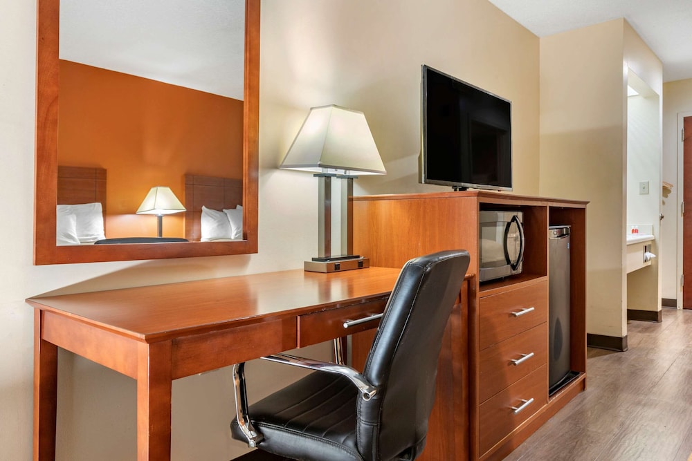Econo Lodge Saint Stephen 32/37