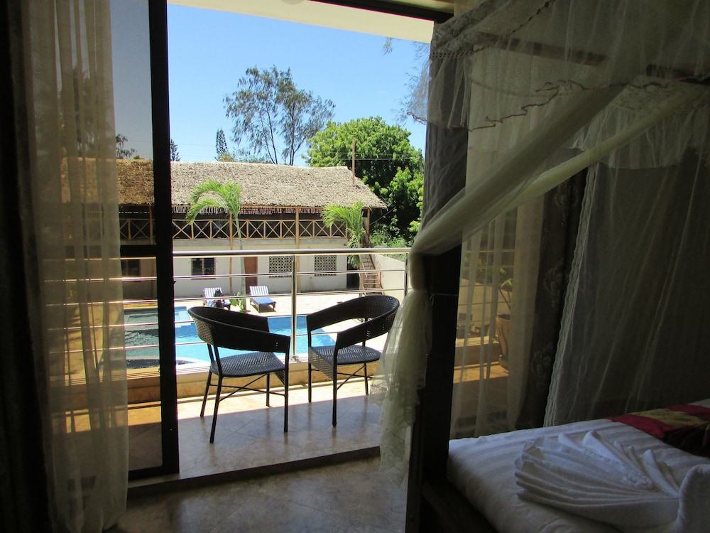 Retro Boutique Hotel Limited 18/42