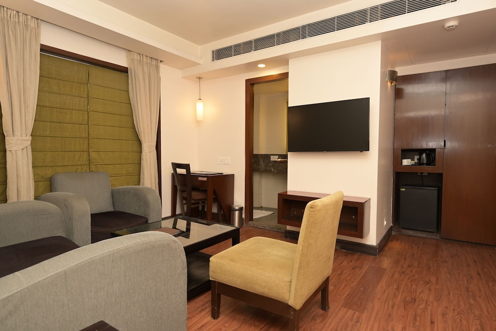 Visitel -A Boutique Hotel. 56/58