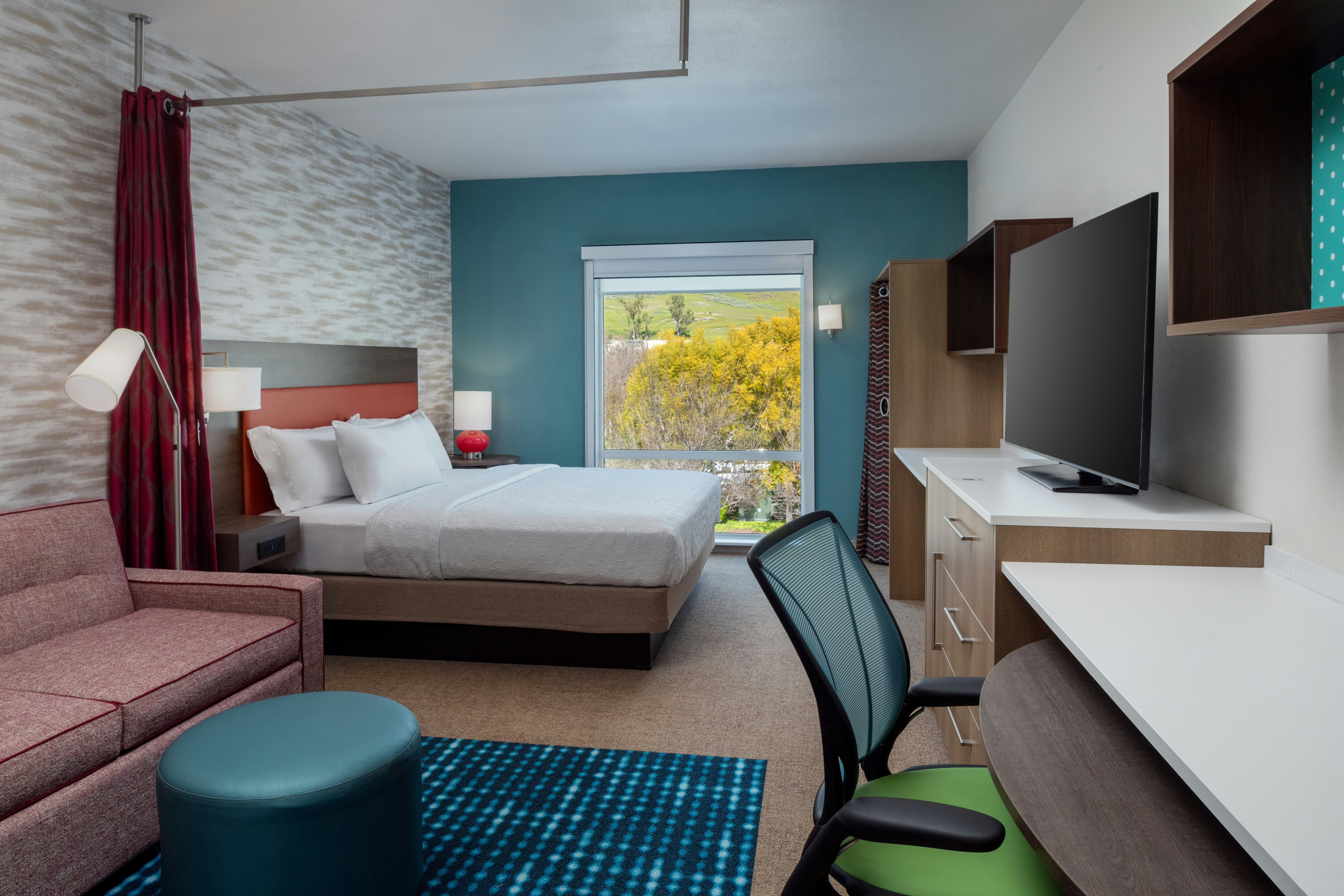STUDIO, KING BED, ACCESSIBLE