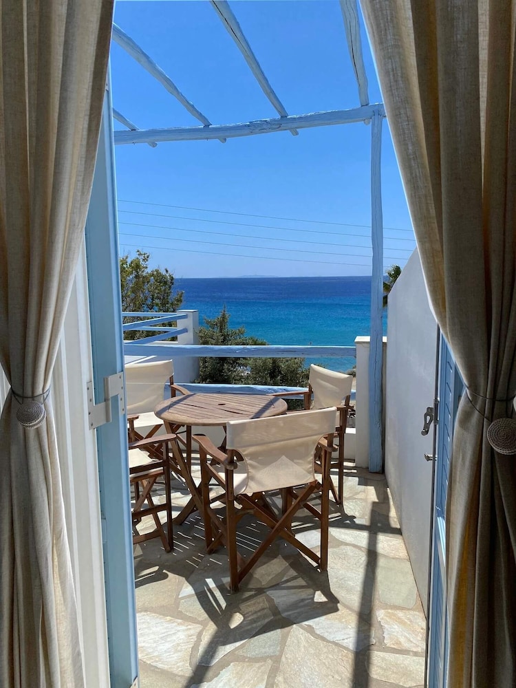 Agnadi Syros Studios & Rooms 42/50
